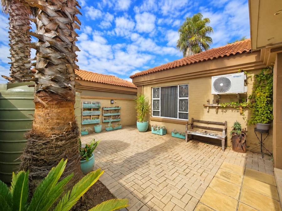 2 Bedroom Property for Sale in Heuwelsig Free State